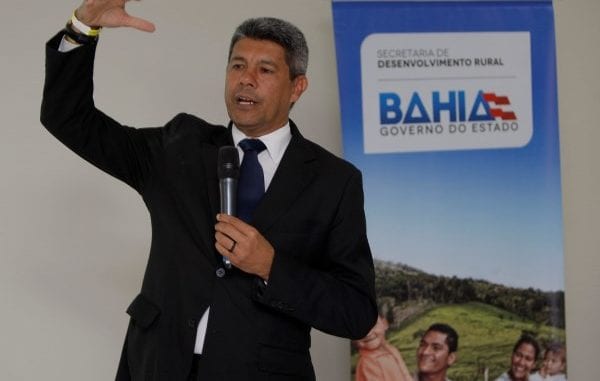 jeronimo-rodrigues-gesticula-evento-alagoinhas-foto-eloi-correa-govba