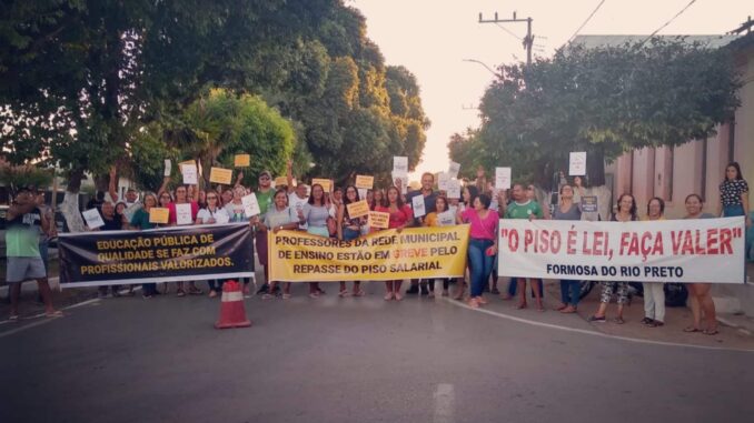 professores, greve, manifestação, Formosa do Rio Preto, Bahia