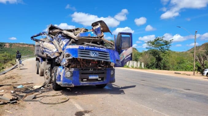 Acidente na BR-235, Santa Filomena, Piauí, Região Sul do Piauí, Acidente em Santa Filomena, Corrente, Piauí