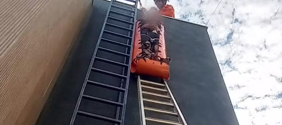 Resgate cobertura de prédio, Luís Eduardo Magalhães, Bahia, Resgate, Corpo de Bombeiros, Corpo de Bombeiros da Bahia, Corpo de Bombeiros do Brasil
