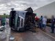 Imagem mostras feridos após acidente entre micro-ônibus e caminhonete na BR-242 entre Barreiras e Luís Eduardo Magalhães, no Oeste da Bahia