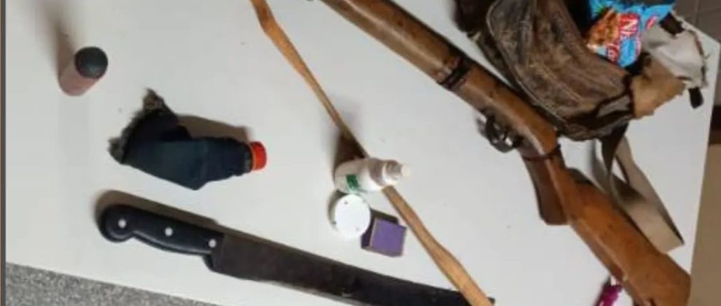 Polícia Militar da Bahia apreende armas e salva família mantida restrita em Formosa do Rio Preto, na Bahia