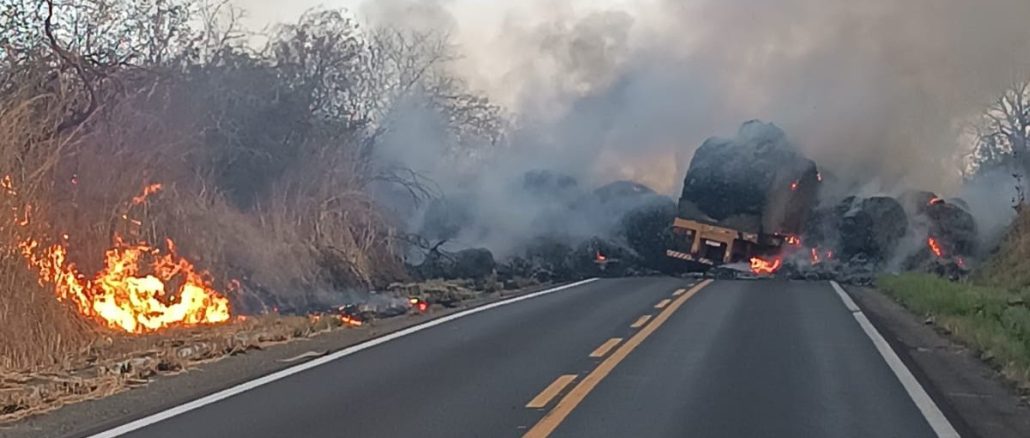 Incêndio carreta, acidente, BR-135, Formosa do Rio Preto, Bahia, povoado da Malhadinha