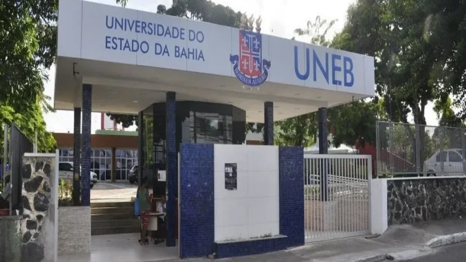 Entrada principal da Universidade do Estado da Bahia (UNEB) em Salvador, Concurso Público da Uneb, Uneb, Universidade do Estado da Bahia, Bahia, Ensino, candidato