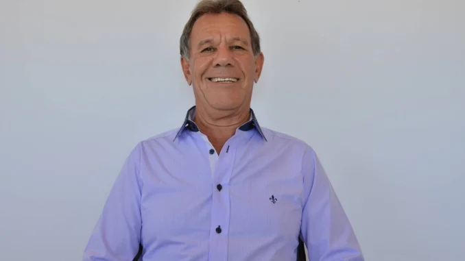 ex-prefeito-brotas ex-prefeito de Oliveira dos Brejinhos, Carlos Augusto Ribeiro Portela, conhecido popularmente como Carlito de Libรณrio