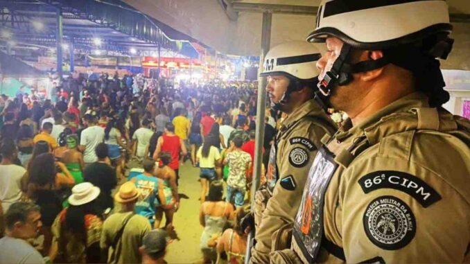 Policiais da 86ª CIPM prendem foragido após reconhecimento facial no carnaval de Barreiras