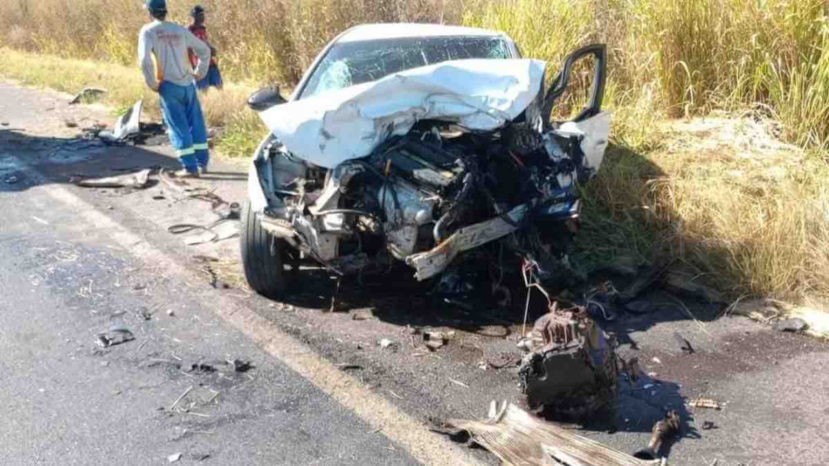 Acidente na BR-242, na altura do Posto Cerradão entre Barreiras e Luís Eduardo Magalhães, no Oeste da Bahia