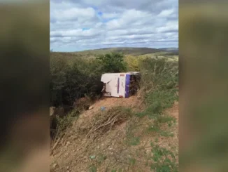 Vítima de acidente com ônibus em Mansidão, Bahia, Serra do Cercado, Santa Rita de Cássia, BA-351