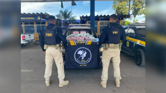 prf-apreende-cocaina PRF apreende cocaína escondida em painel de veículo em Barreiras, BR-135, Bahia