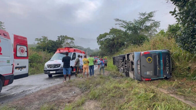 acidente-onibus-cidade-sol Acidente com ônibus Ibirataia, Acidente na BA-120, Bahia, acidente com ônibus da cidade sol