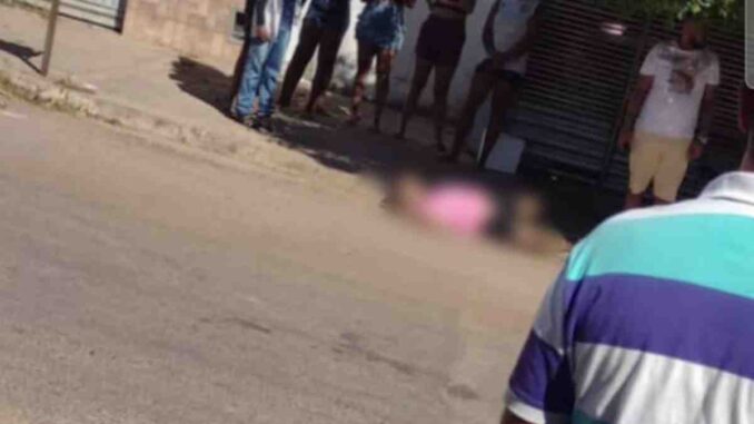 hoomem-morto-bairro-santa-cruz-lem Homem morto na Rua Juzeiro, no bairro Santa Cruz em Luís Eduardo Magalhães, na Bahia