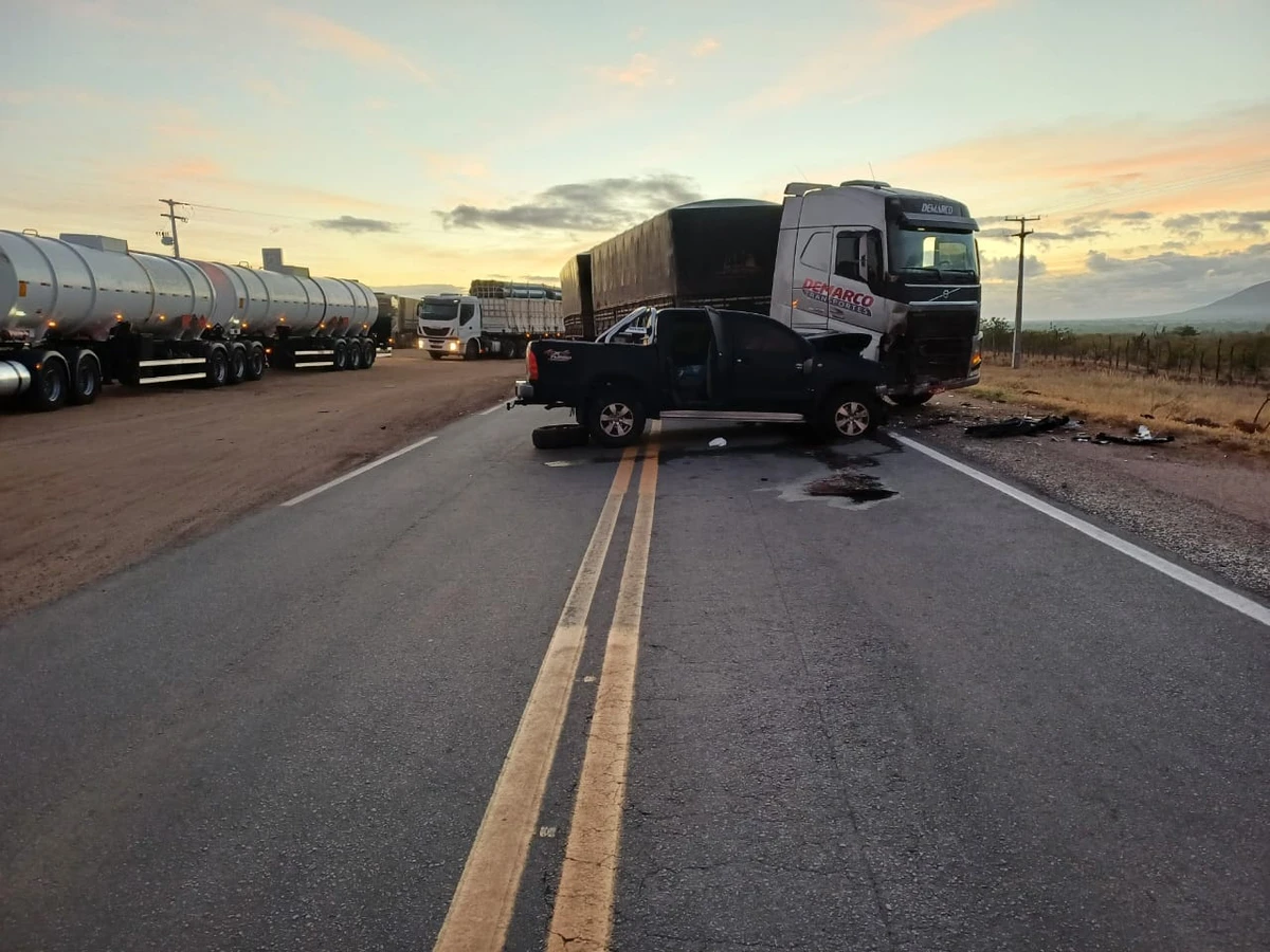 acidente BR-242 Muquém do São Francisco, acidente itaberaba, Bahia