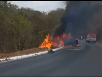Batida entre carros na BA-463 em São Desidério deixa 5 feridos