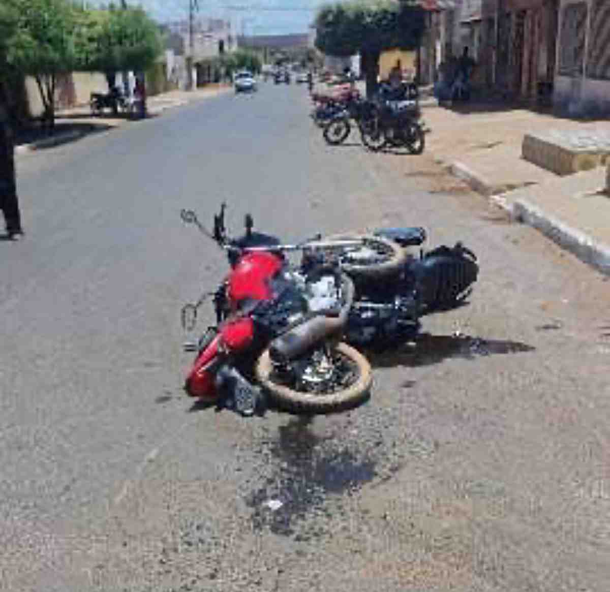 Crianças ficam feridas em acidente entre motos em Formosa do Rio Preto, Bahia