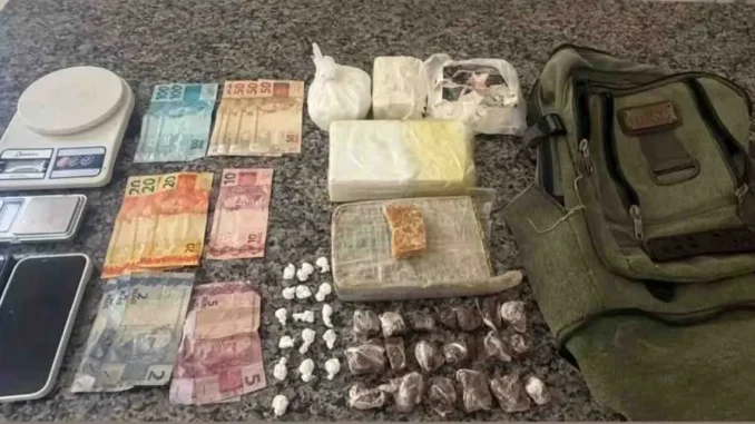 Prisão no bairro Santa Helena em Formosa do Rio Preto, Bahia, após apreensão de drogas