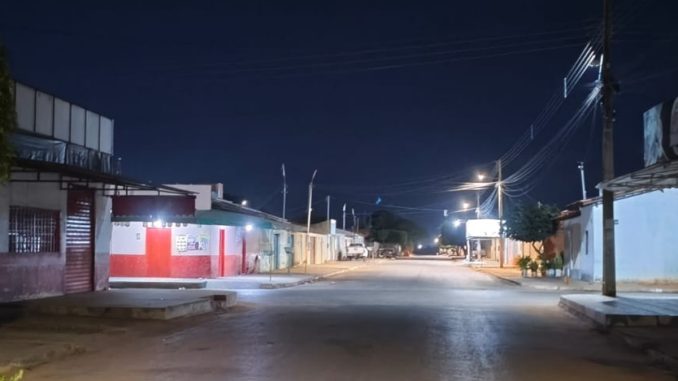 Local onde uma mulher foi baleada após disparos de arma de fogo na esquina das avenidas Paes Landim e João Dias dos Santos, em Formosa do Rio Preto.