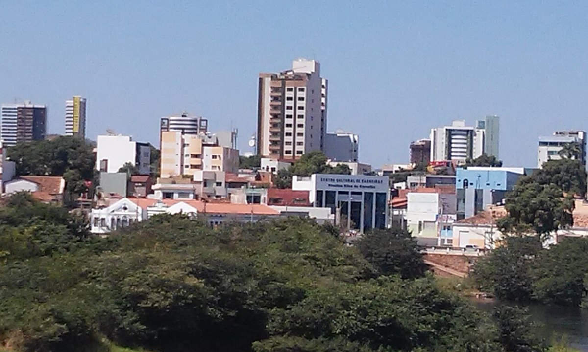 Cor ou raça no oeste da Bahia: vista urbana de Barreiras, cidade mais populosa da região, em 2017